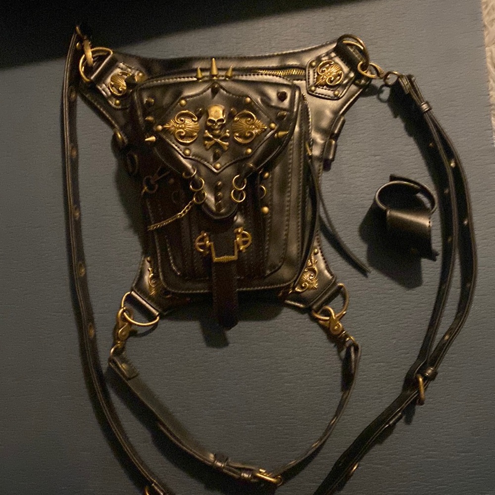 Leather leg holster